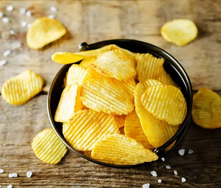 patatas chips onduladas ración